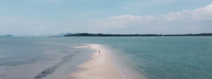 Llengua de sorra de Koh Yao Yai, illa de Tailàndia, a vista de drone.